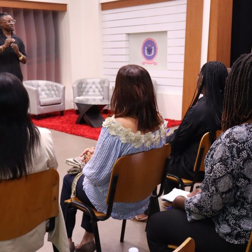 ESTUDANTES DA UnIA CAPACITADAS EM COMPETÊNCIAS TÉCNICAS DE PRODUÇÃO DE CONTEÚDO DIGITAL