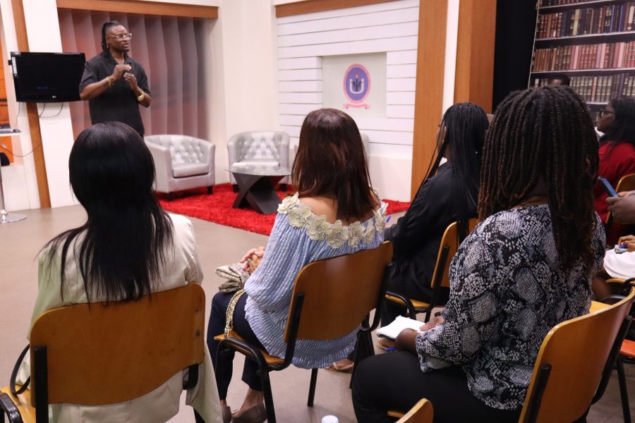 ESTUDANTES DA UnIA CAPACITADAS EM COMPETÊNCIAS TÉCNICAS DE PRODUÇÃO DE CONTEÚDO DIGITAL