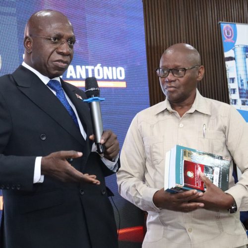 Ministro Téte António Preside Grande Palestra Sobre Diplomacia Angolana na Universidade Independente de Angola
