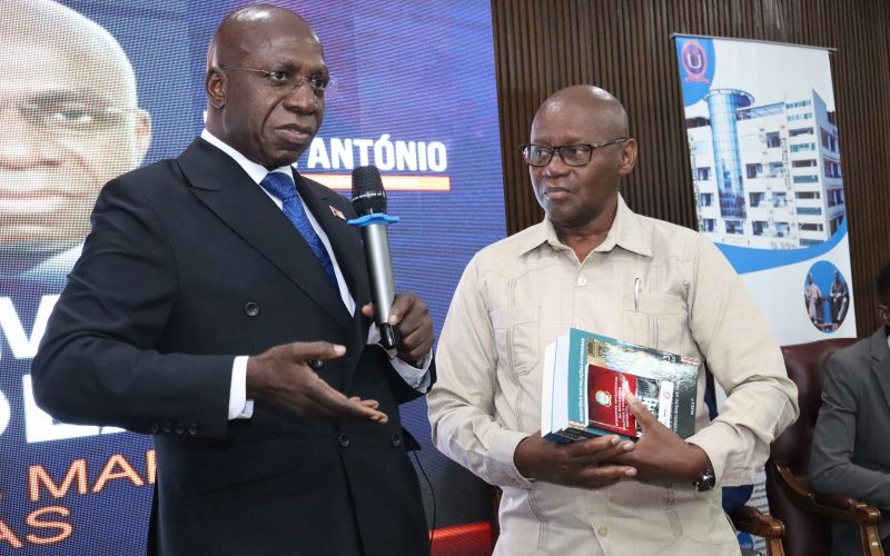 Ministro Téte António Preside Grande Palestra Sobre Diplomacia Angolana na Universidade Independente de Angola
