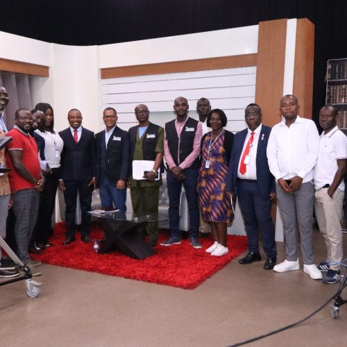 INAAREES VISITA ESTÚDIO DA TV UnIA