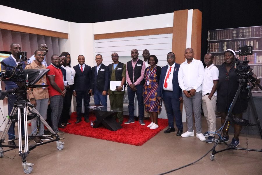 INAAREES VISITA ESTÚDIO DA TV UnIA