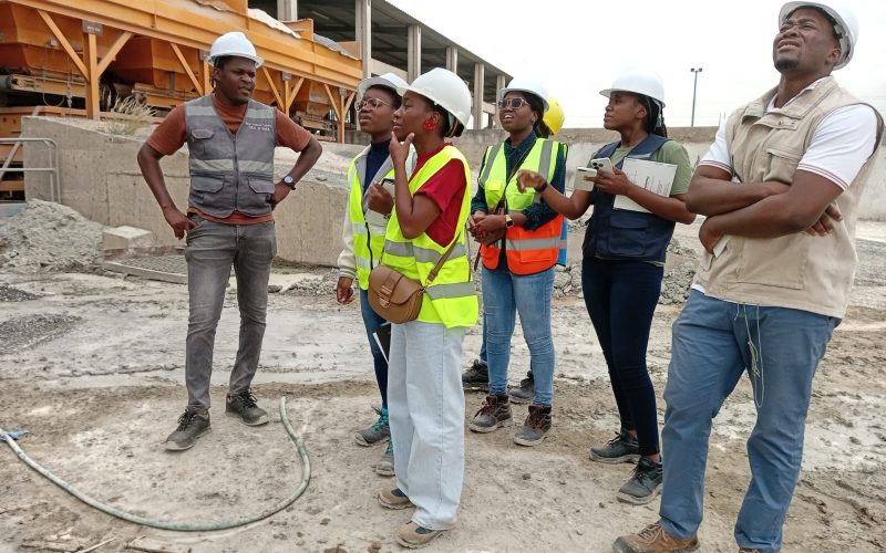 Faculdade de Ciências de Engenharias e Tecnologias: Qualidade e Excelência Para o Desenvolvimento de Angola
